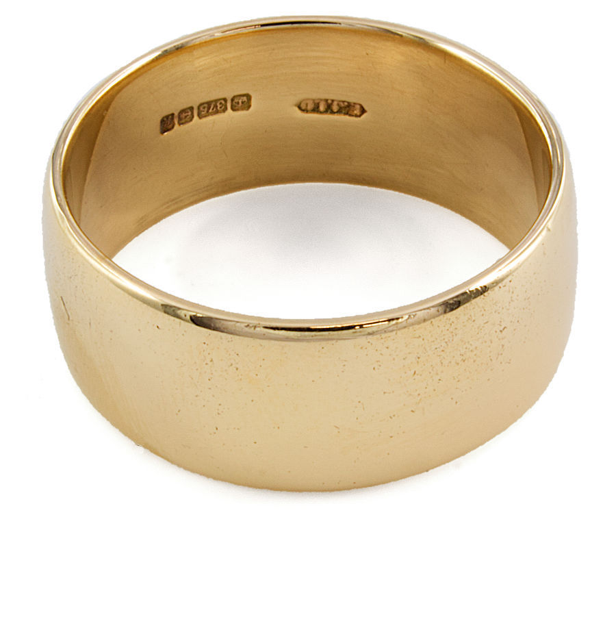 9ct gold 8.5g Wedding Ring size V